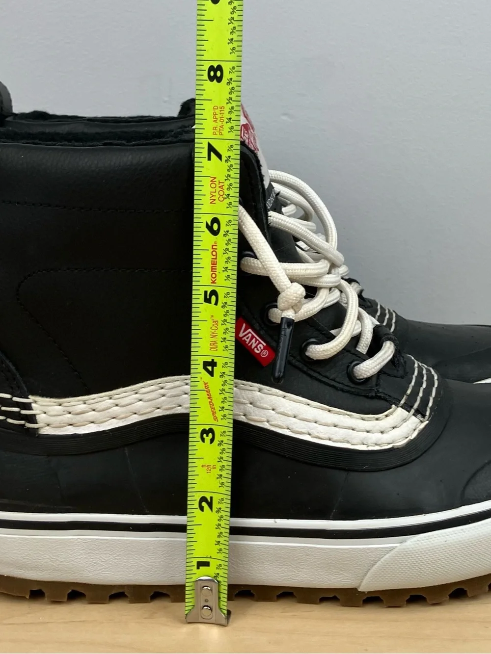 Vans Men’s Size 9.5 Standard Mid Snow MTE Black & White Waterproof Sneaker Boots